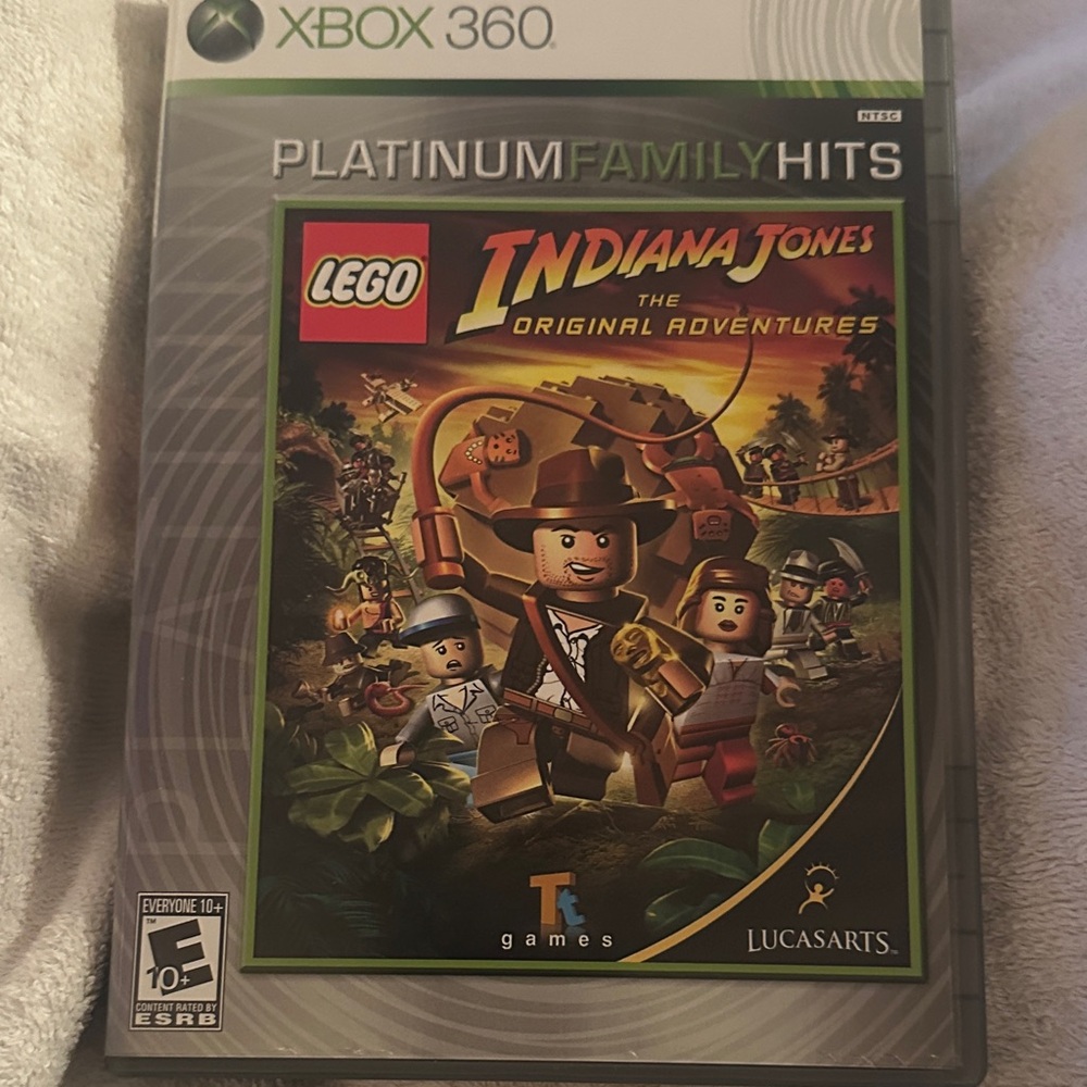 LEGO Indiana Jones: The Original Adventures Xbox 360 - Green and Red